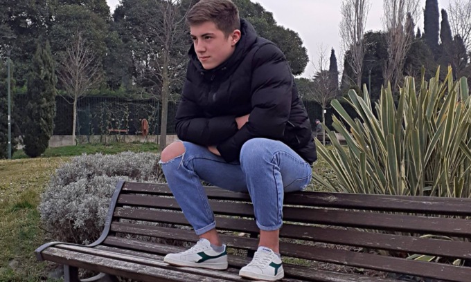 La sorpresa, le risa e un giovane amore, poi lo schianto: Adrian muore a 18 anni