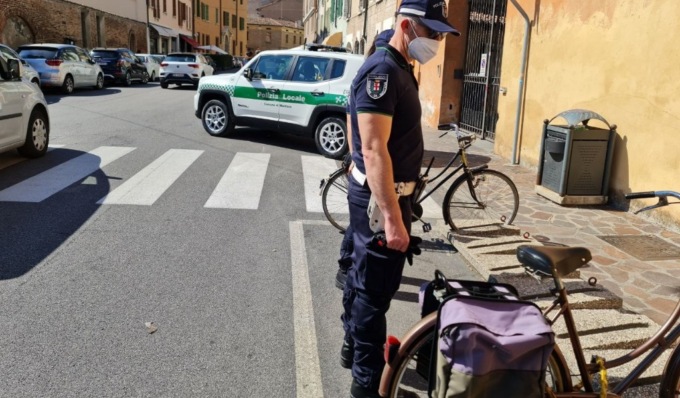 I ladri di biciclette non vanno in vacanza, neanche a Ferragosto