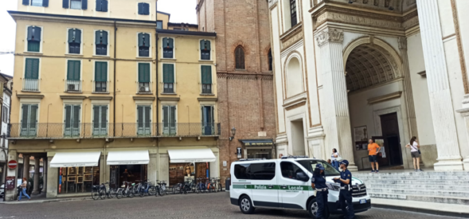 Commercianti multati a Mantova: gonfiavano i prezzi applicando poi finti sconti durante i saldi