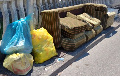Rifiuti abbandonati e mini discariche: multe per 2mila euro