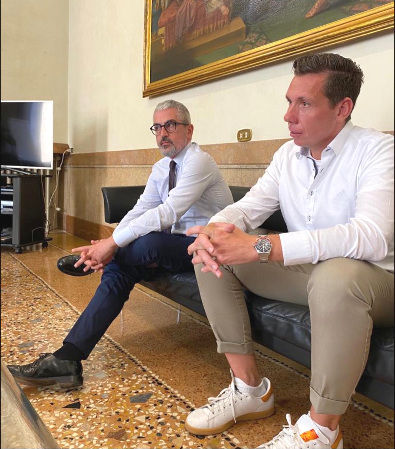 Il sindaco Palazzi e Benjamin Büscher, direttore mondo logistica e trasporti di Adidas, durante l'incontro