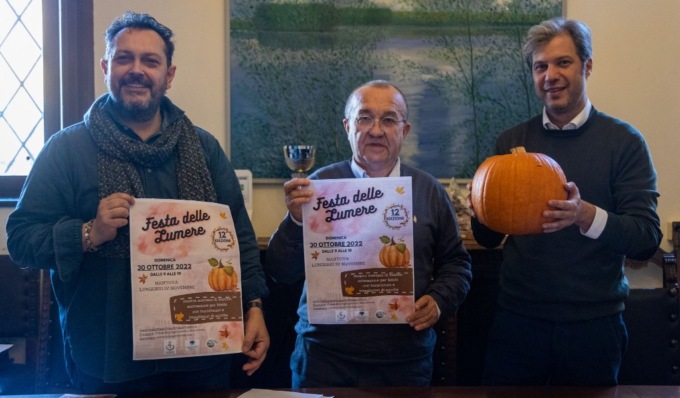 A Mantova torna la “Festa delle Lumere”: lanterne di zucca, degustazioni e street food