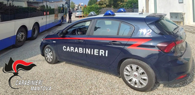 Ruba la collanina ad un coetaneo: arrestato un 17enne