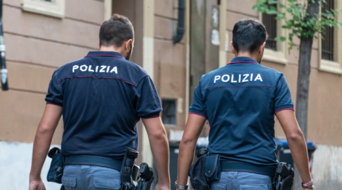 Falsità ideologica e favoreggiamento dell’immigrazione clandestina: 8 persone denunciate