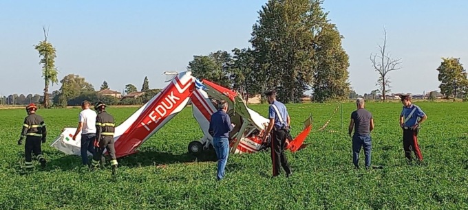 Aereo caduto: il viaggio era un regalo di Valentino alla moglie. E la 34enne lascia una bimba di 20 mesi