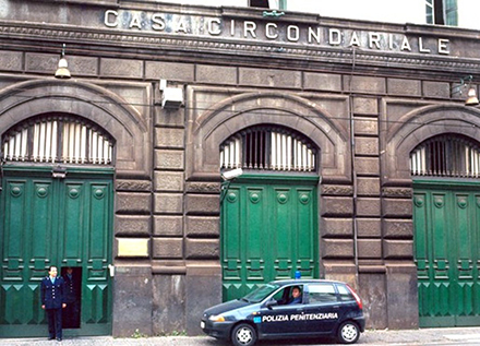 Uno scorcio del carcere di Poggioreale a Napoli