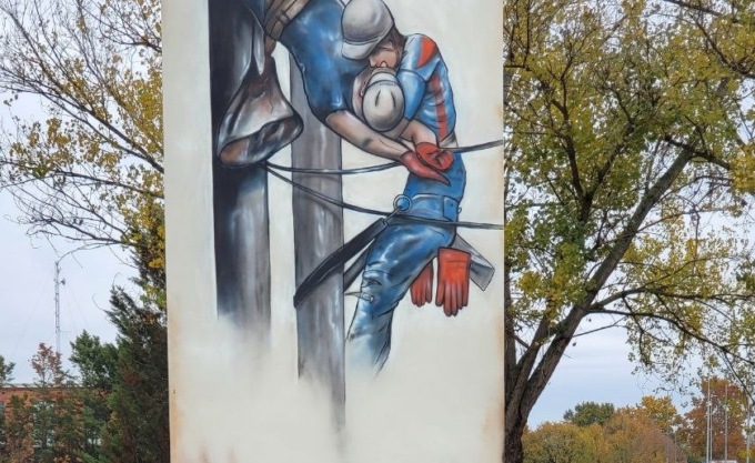 Sicurezza sul lavoro: street art sulle cabine dell’Enel