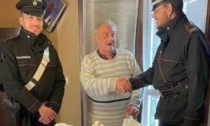 Anziano derubato resta senza soldi: i carabinieri gli fanno la spesa e lo aiutano