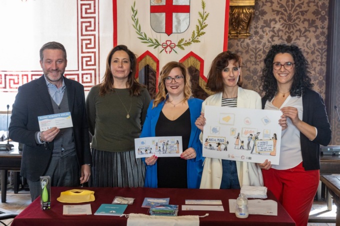 Il Comune di Mantova consegna le Baby Bag ai neogenitori della città