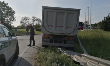 Malore mentre è alla guida del camion: muore 49enne di Goito