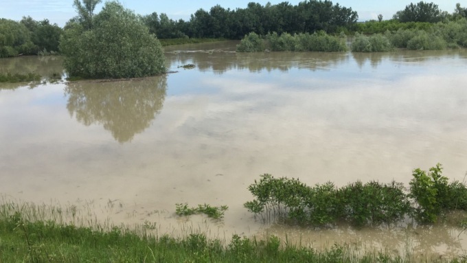 La piena del Secchia sta passando nel Mantovano: a Quistello e Bondanello ponti aperti