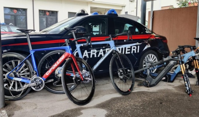 Con 50mila euro di biciclette sul furgone: erano state rubate anche a Mantova