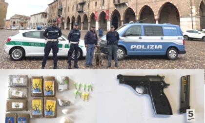 Indagini per due scippi: spuntano anche droga, soldi e una pistola con munizioni