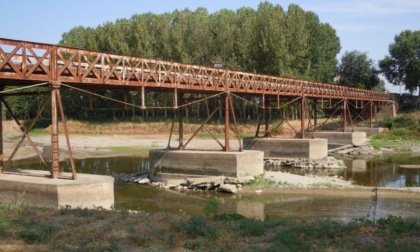 Non più sicuro: chiude il ponte in ferro tra Acquanegra e Calvatone