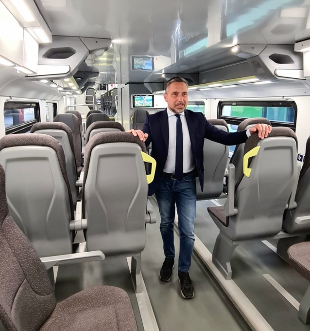 Presentato 111° nuovo treno regionale: “Entro l’estate aumenteranno le corse sulla Cremona-Mantova”