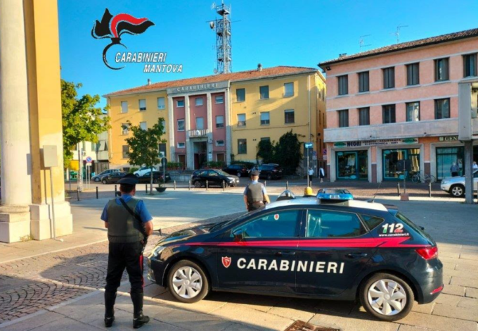 Rischia di perdere il braccio per un incidente sul lavoro: operaio in nero denuncia l’azienda cinese (e la fa chiudere)