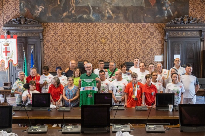 I campioni della polisportiva Andes H in visita al Comune e al sindaco