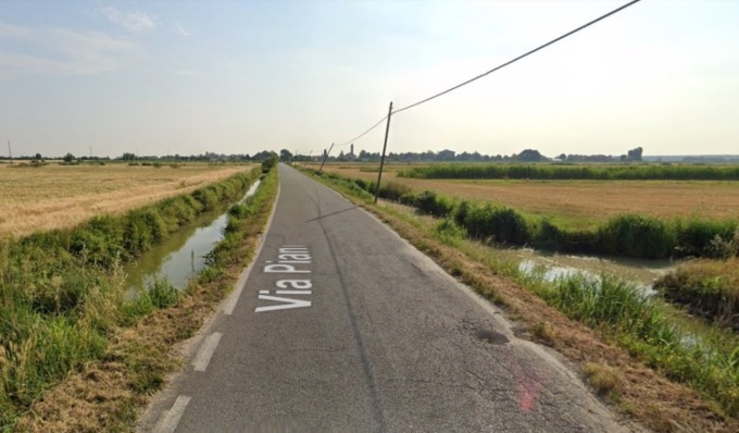 Si schianta nella notte in Vespa: ritrovato morto in un fosso dopo alcune ore