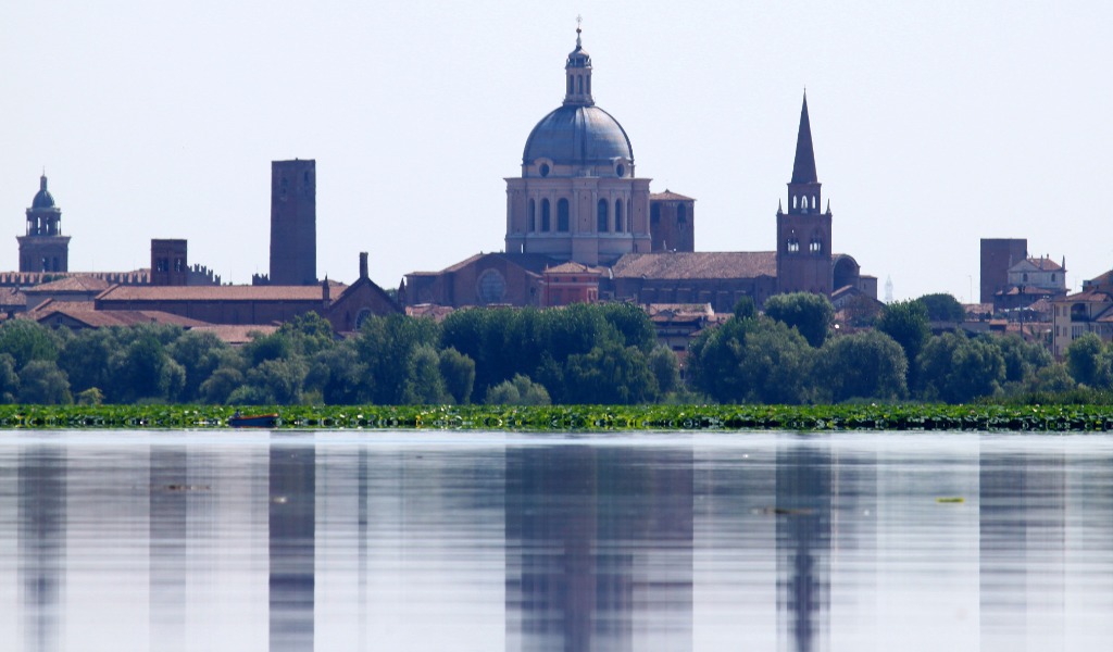 Uno scorcio panoramico di Mantova