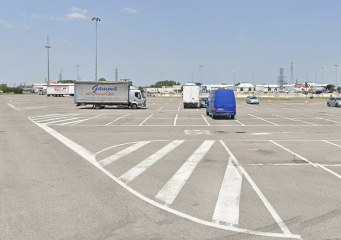 Violenta rissa alle porte di Mantova, 21enne gravissimo ma fuori pericolo