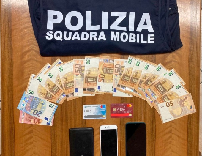 Truffano un 89enne ipovedente per quasi 1000 euro: malviventi arrestati poco dopo