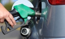 Il bonus benzina da 80 euro e i distributori dove costa meno fare rifornimento a Mantova