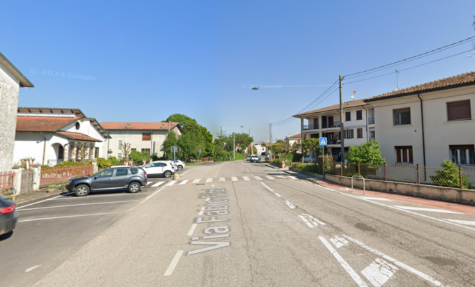 Lite in strada per un parcheggio, 62enne finisce in ospedale per un colpo al fianco