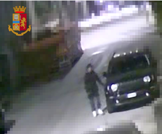 Da un anno stalkerizzava la ex del suo compagno: scatta la denuncia