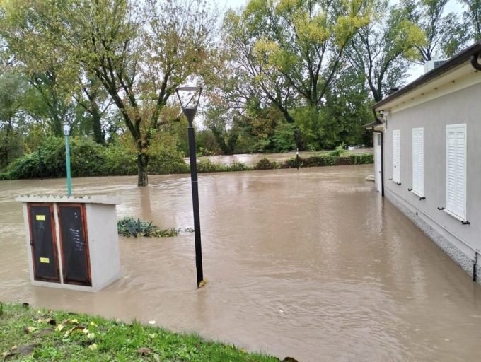 Danni maltempo: alberi caduti a Pegognaga e Castellucchio, Parco del Chiese allagato dal fiume