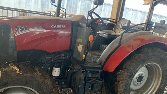 Ladri nella notte: via un trattore e un sollevatore dell’azienda agricola. Bottino di 160mila euro