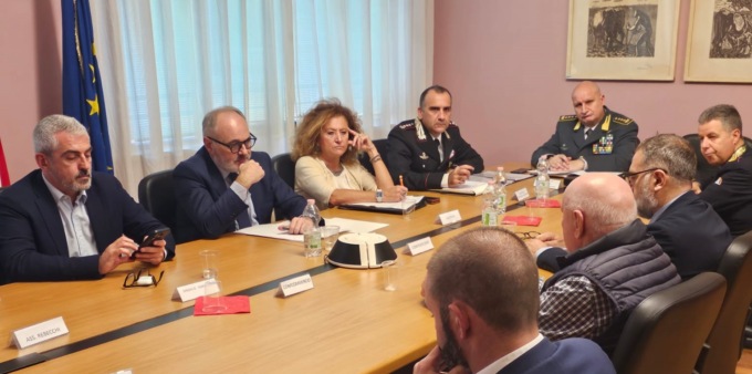 Controlli ad alto impatto a Mantova: 228 persone e 19 negozi nel mirino