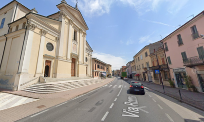 Grave incidente davanti alla chiesa di Castellucchio: 84enne con la badante investiti da un'auto