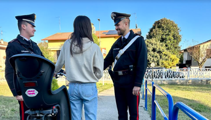 Finisce in caserma per possesso di droga, appena esce viene beccato a rubare una bicicletta
