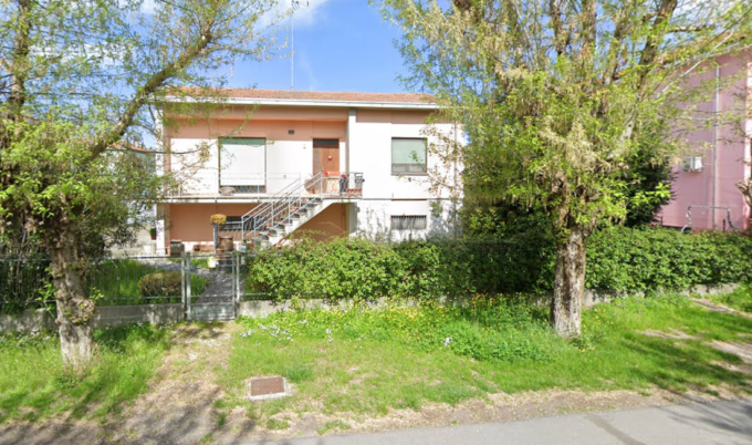 Si sveglia nel letto avvolta dalle fiamme, 48enne gravissima