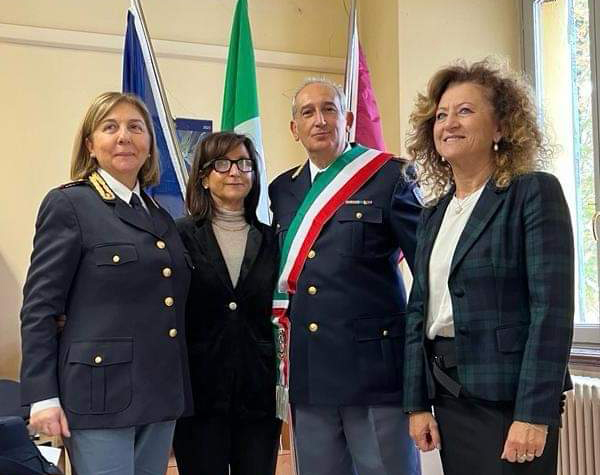 Polizia, il riconoscimento della Sciarpa Tricolore al commissario Andrea Cervellera