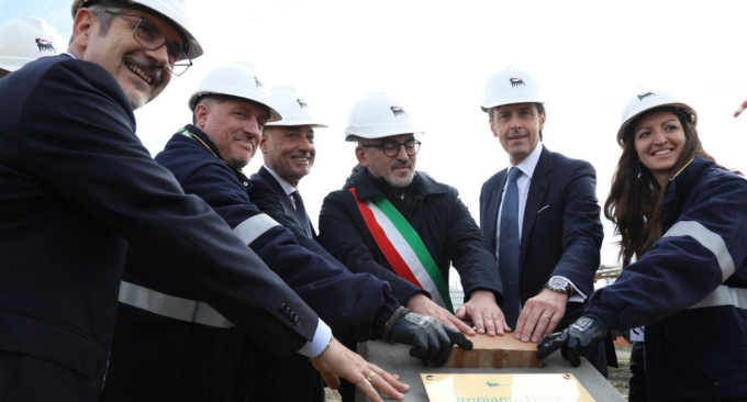 Riciclo della plastica, Versalis dà il via alla costruzione a Mantova di un impianto all’avanguardia