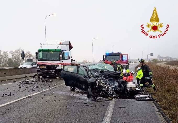 Frontale fra auto e tir a Guidizzolo, morto un 22enne di Curtatone: Lorenzo Radaelli stava andando all’università