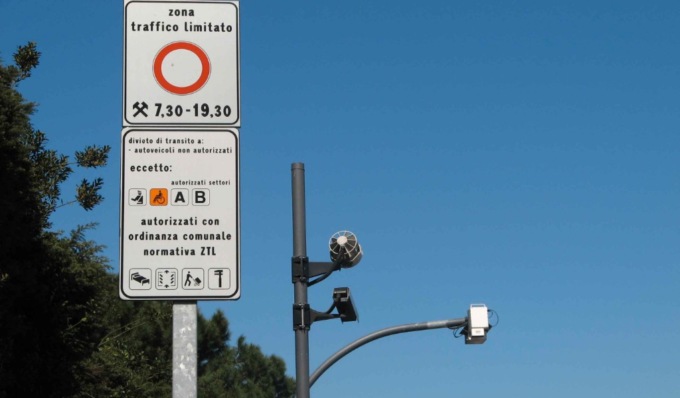 Ztl a Mantova, aumenta il costo dei pass ma non per chi è residente (con posto auto privato)