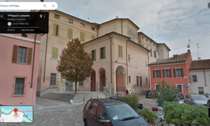 Paura in centro a Mantova, a fuoco i sotterranei di Palazzo del Mago