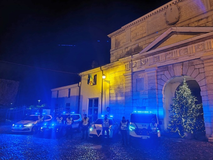 Alla guida con un tasso alcolemico quattro volte oltre il limite consentito