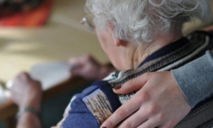 Sostegno ad anziani e persone fragili, c’è l’accordo Comune-Arci Mantova: ecco i servizi offerti
