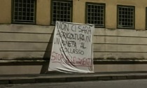 Striscioni ambientalisti a Mantova: "Non ci sarà agricoltura in un pianeta al collasso"