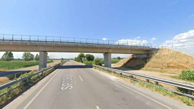 Scontro tra auto e camion a Castiglione delle Stiviere: tre feriti, grave un 18enne