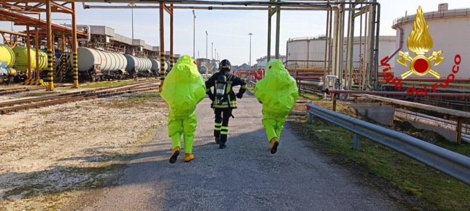 Allarme alla Versalis: ma per finta. Esercitazione di protezione civile e vigili del fuoco