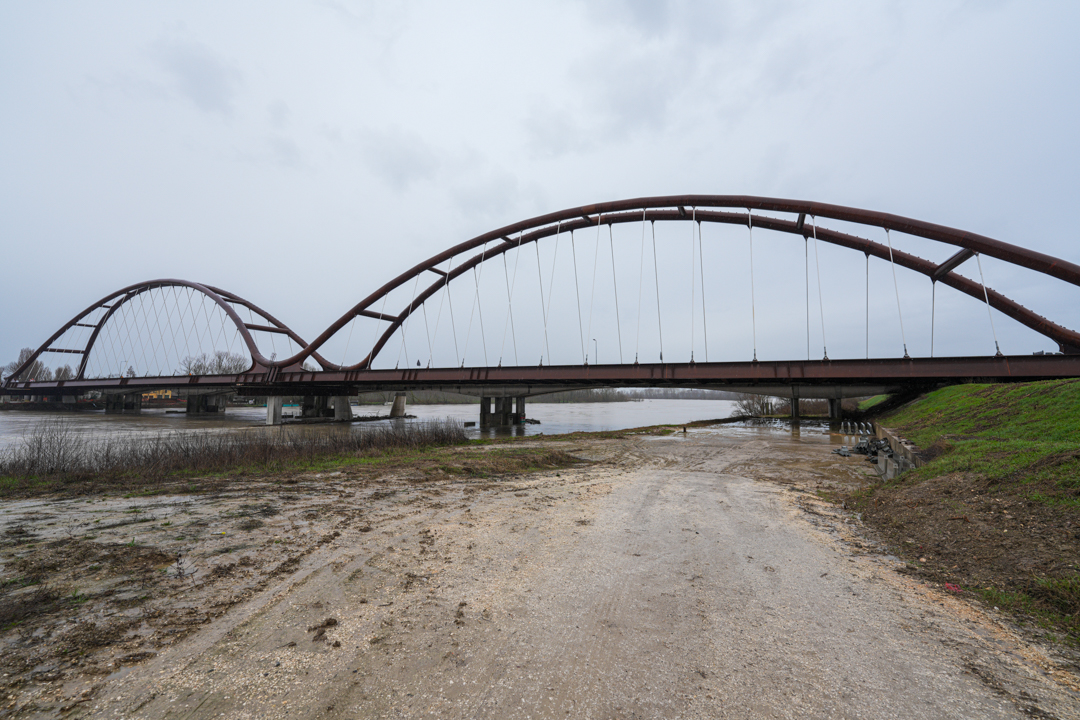 Uno scorcio del nuovo ponte tra San Benedetto Po e Bagnolo San Vito