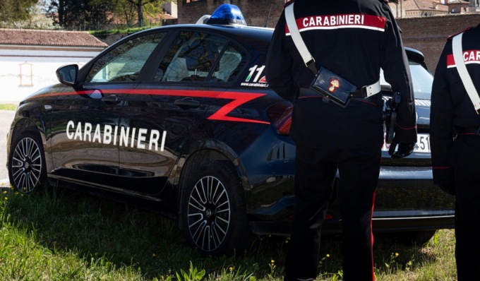 Espulso dall’Italia nel 2020 lo trovano a bordo di un’auto a Poggio Rusco