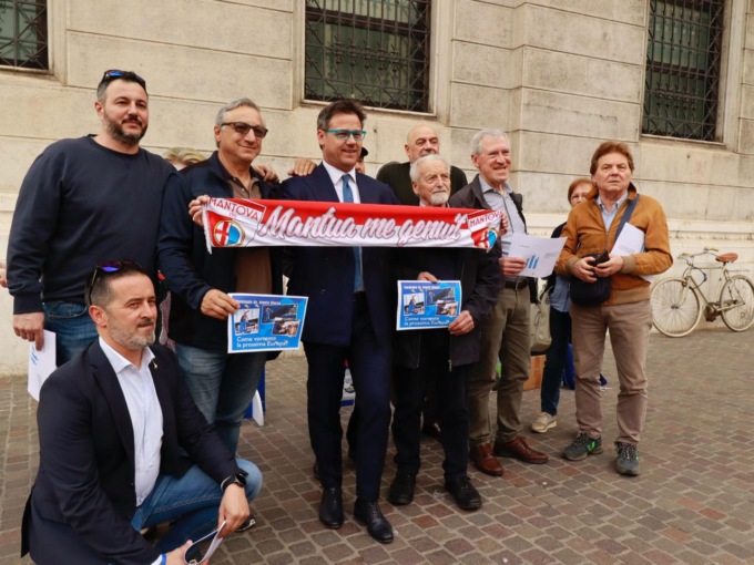 L’europarlamentare della Lega Ciocca in visita a Mantova: “UE nemica degli italiani”