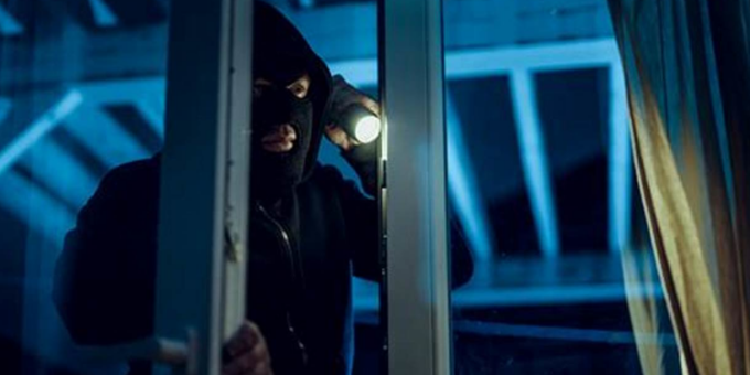 Sgominata la banda dei furti in abitazione: tre arresti, recuperati preziosi e denaro per 200mila euro