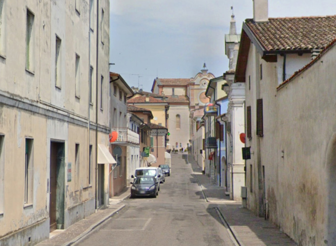 Precipita dal ponteggio ad Asola, muore un muratore di 55 anni