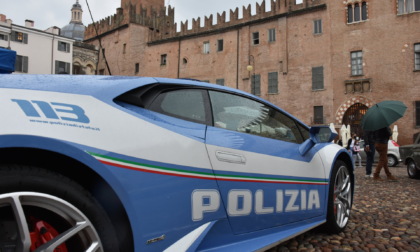 La Lamborghini della Polizia di Stato sfila a Mantova per festeggiare il Parco del Mincio